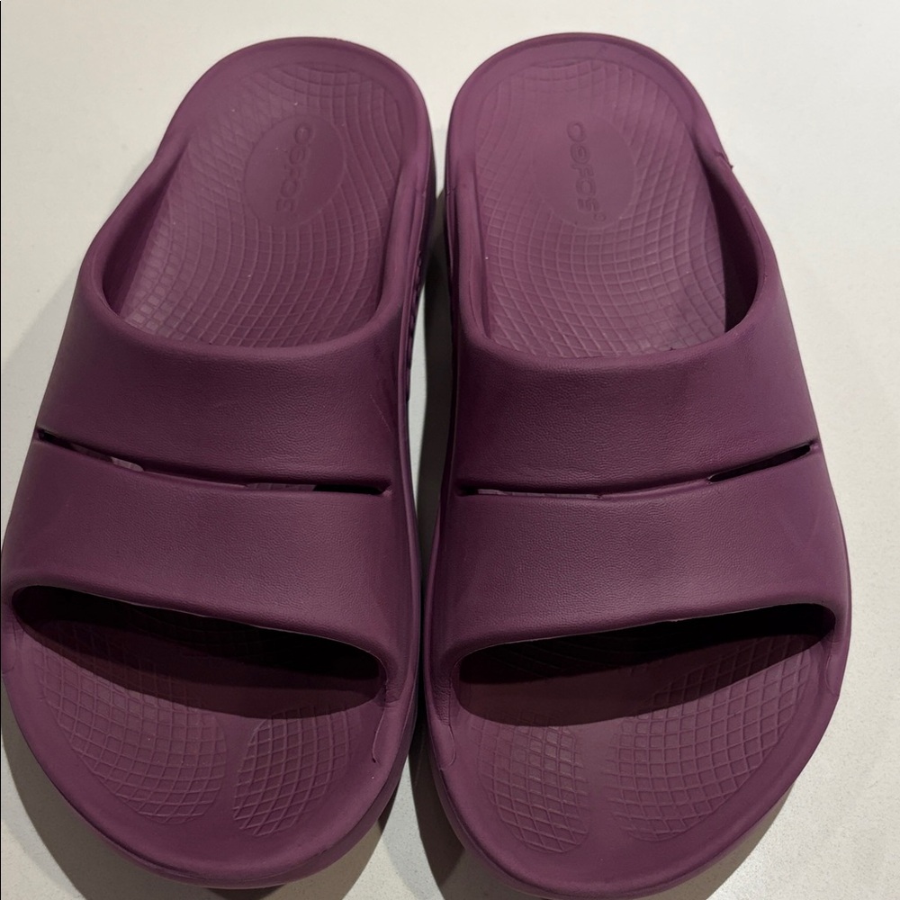 OOFOS OOah Women's Slide Sandals - Picture 2 of 5